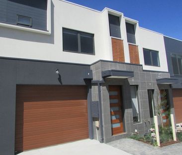 Quality 2 Bedroom Townhouse - Photo 1