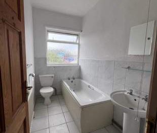 2 bedroom property to rent in Knottingley - Photo 6