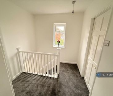 3 bedroom semi-detached house to rent - Photo 3