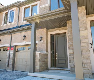 For Lease - 12 Ducharme Drive, Richmond Hill, Ontario - Photo 3
