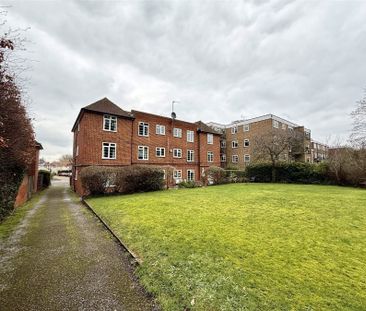Simons Court, Lovelace Road, Surbiton, Surrey, KT6 flat to rent - Photo 6