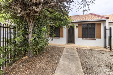 Two Bedroom Unit in an Ideal Location - Photo 4