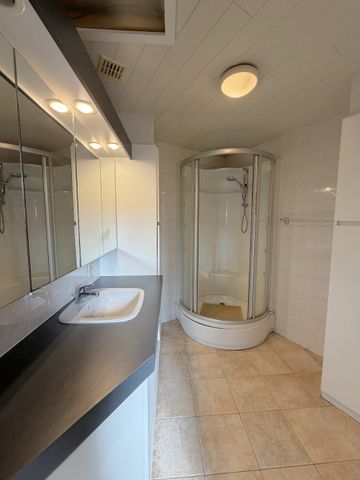 Gezinswoning met 4 slaapkamers en loods! - Photo 3