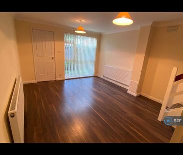 2 bedroom end of terrace house to rent - Photo 2