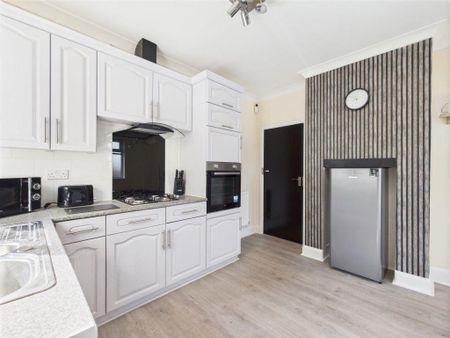 House share to rent - Photo 4