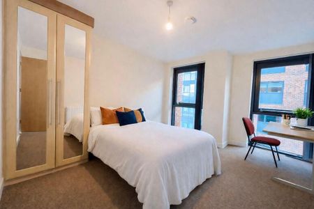 4 bedroom apartment to rent - Photo 3