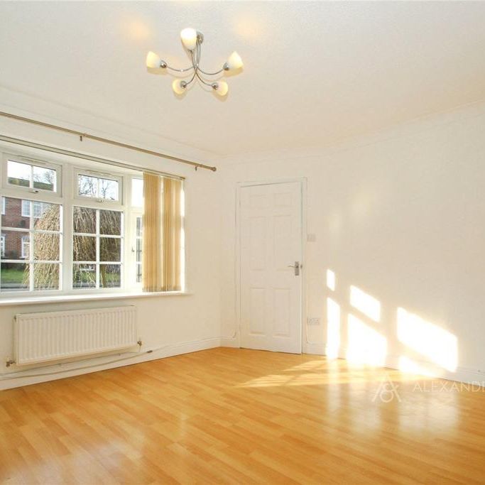 3 bedroom semi-detached house to rent - Photo 1