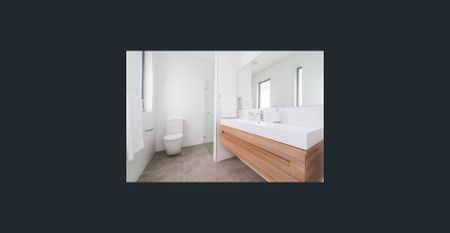 Ultra Contemporary Designer Living - Photo 3