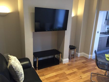 3 Bedroom Apartment, Buston Terrace Jesmond - Photo 2