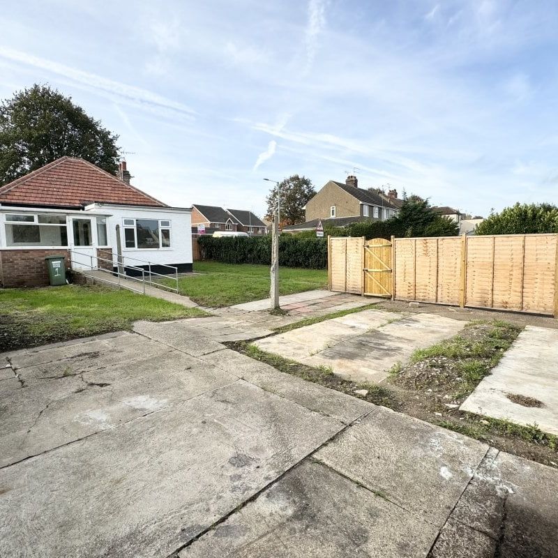 Dell Road East, LOWESTOFT - Photo 1