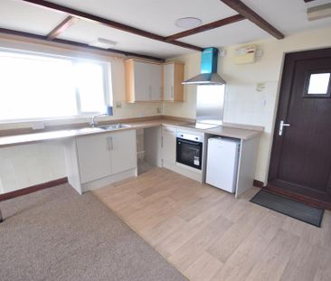 2 bedroom bungalow to rent - Photo 2