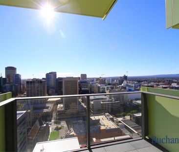 Amazing CBD skyline views - Photo 5