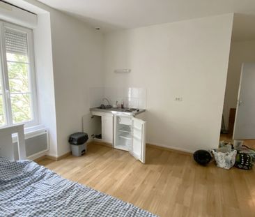 Location Appartement 1 pièce 24m² ANGERS 49000 - Photo 2