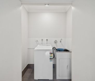 6/9 Lanyon Street, - Photo 3