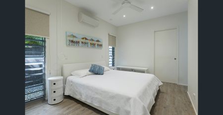 FULLY FURNISHED 1 BEDROOM DUPLEX - Photo 2