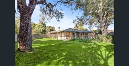 29 Annandale Crescent, Glen Waverley VIC 3150 - House For Rent | Domain - Photo 5