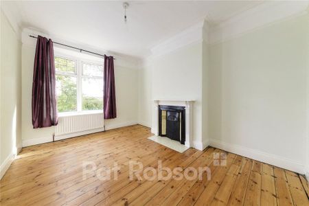 3 bedroom terraced house to rent - Photo 3