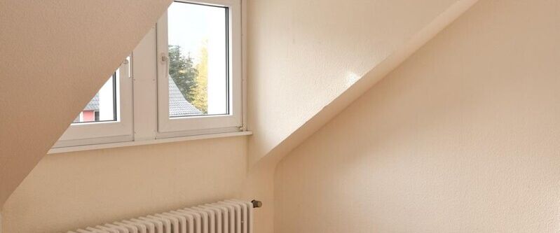 Renovierte Dachgeschosswohnung mit guter Aufteilung in BGL-Hand!!! - Foto 1