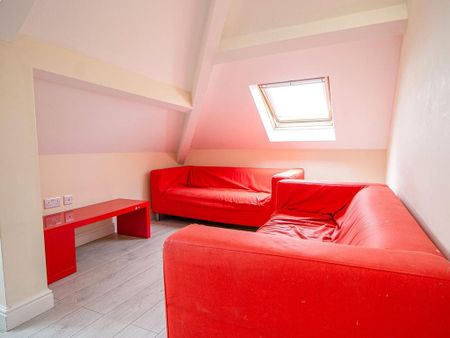 3 bedroom apartment to rent - Photo 3