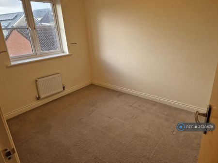 3 bedroom end of terrace house to rent - Photo 3