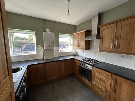 3 bedroom flat to rent - Photo 5