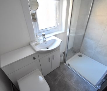 4 bedroom terraced house to rent - Photo 6