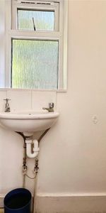 5 bedroom house share to rent - Photo 4