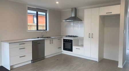 Sunny 2-bedroom duplex for rent!! - Photo 5