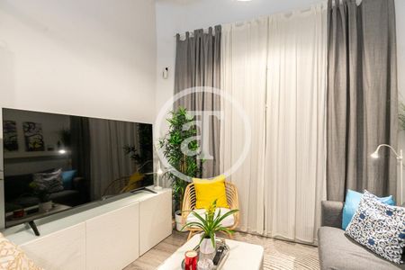 Piso de alquiler en Carrer de Les Cabres, El Raval - Photo 3