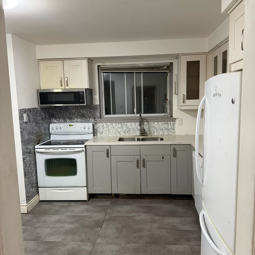 For Lease - 13 Bromley Crescent, Brampton, Ontario - Photo 1