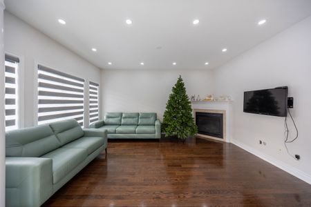 For Lease - 96 Maverick Crescent, Vaughan, Ontario - Photo 4