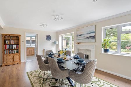 4 Bed, House - Photo 3