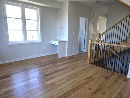 For Lease - 5959 Saigon Street, Mississauga, Ontario - Photo 2