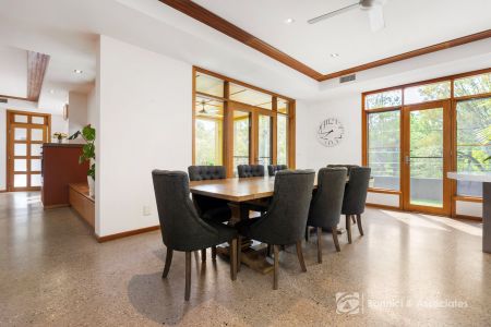 STYLISH LIVING IN THE HEART OF ALBURY! - Photo 5