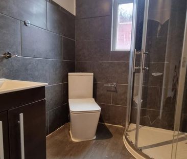 4 bedroom terraced house to rent - Photo 5