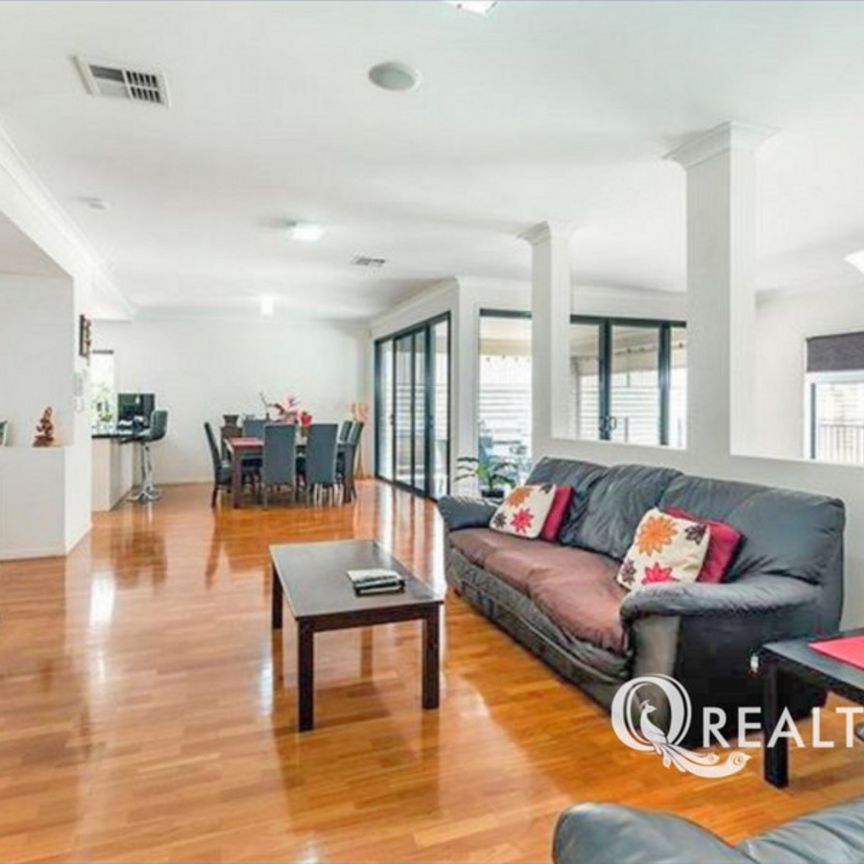 🏡Large Family Home With Pool In Stretton School Catchment And New Carpet Coming Soon! - Photo 1