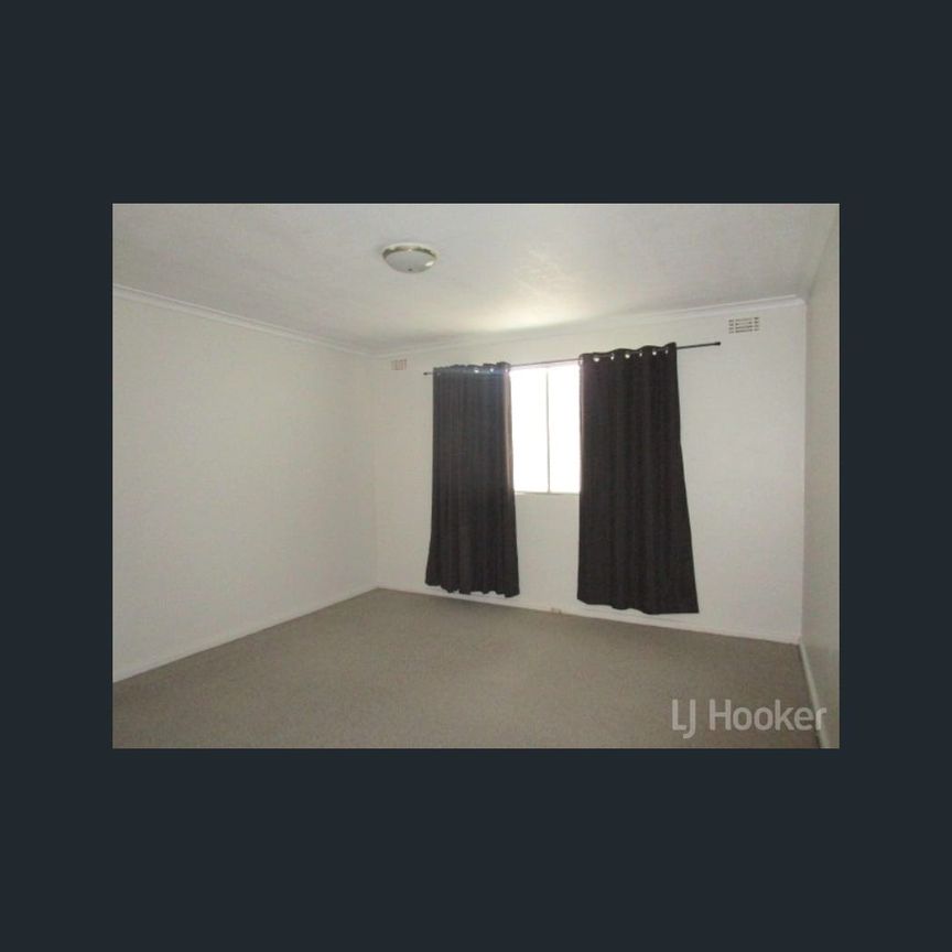 1/37 Morton Street, Queanbeyan, NSW 2620 - Photo 1