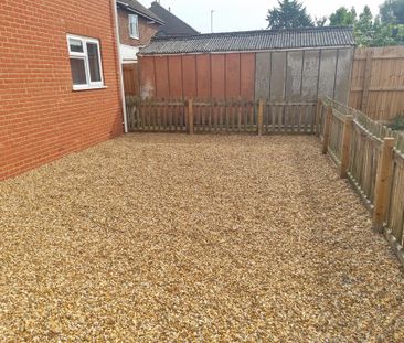 2 bedroom maisonette to rent - Photo 5