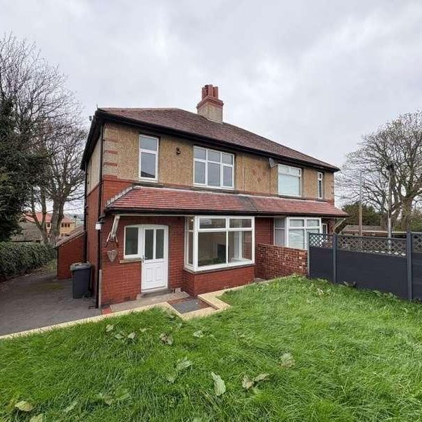 Newlands Avenue, Huddersfield, HD8 - Photo 1