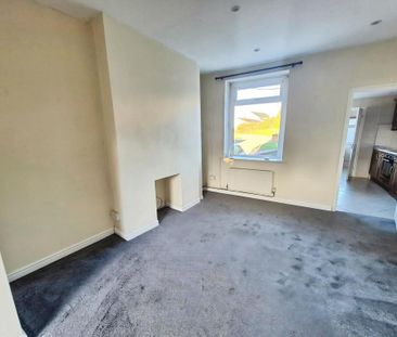 3 bedroom end of terrace house to rent - Photo 5