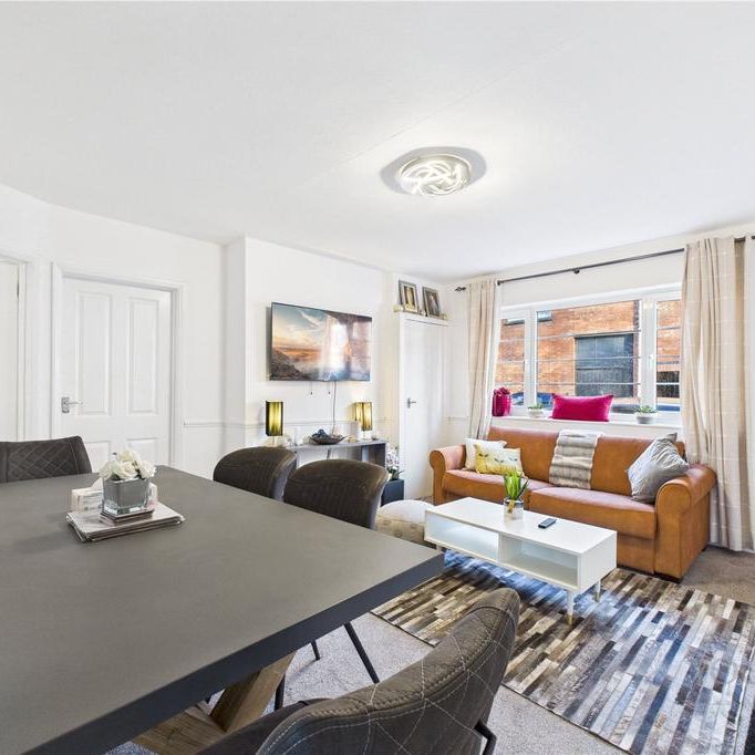 2 bedroom flat to rent - Photo 1