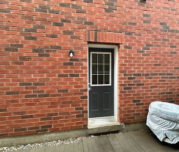 For Lease - 1 Dinosaur Street Unit# Lower, Brampton, Ontario - Photo 2