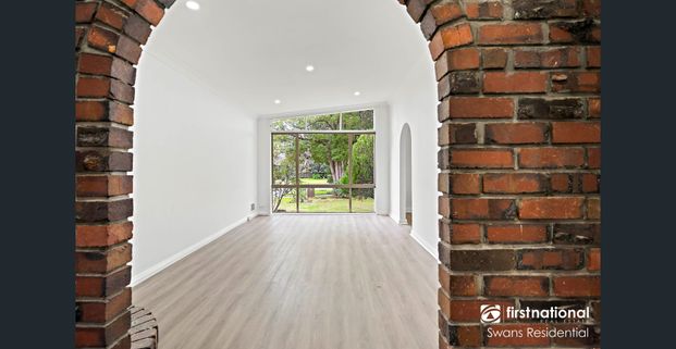 Charming 4-Bedroom Oasis: Ideal for Family Living! - Photo 1