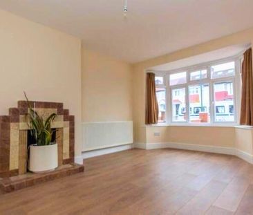 4 bedroom semi-detached house to rent - Photo 1