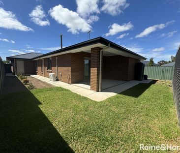 Four Bedroom Home in Evanston Gardens! - Photo 3