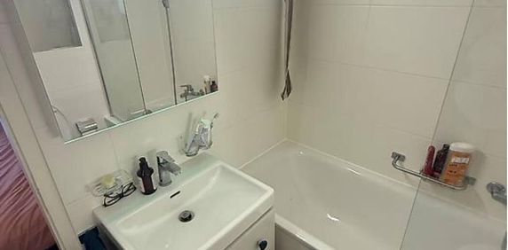 2.5-room apartment in Plainpalais. - Photo 2