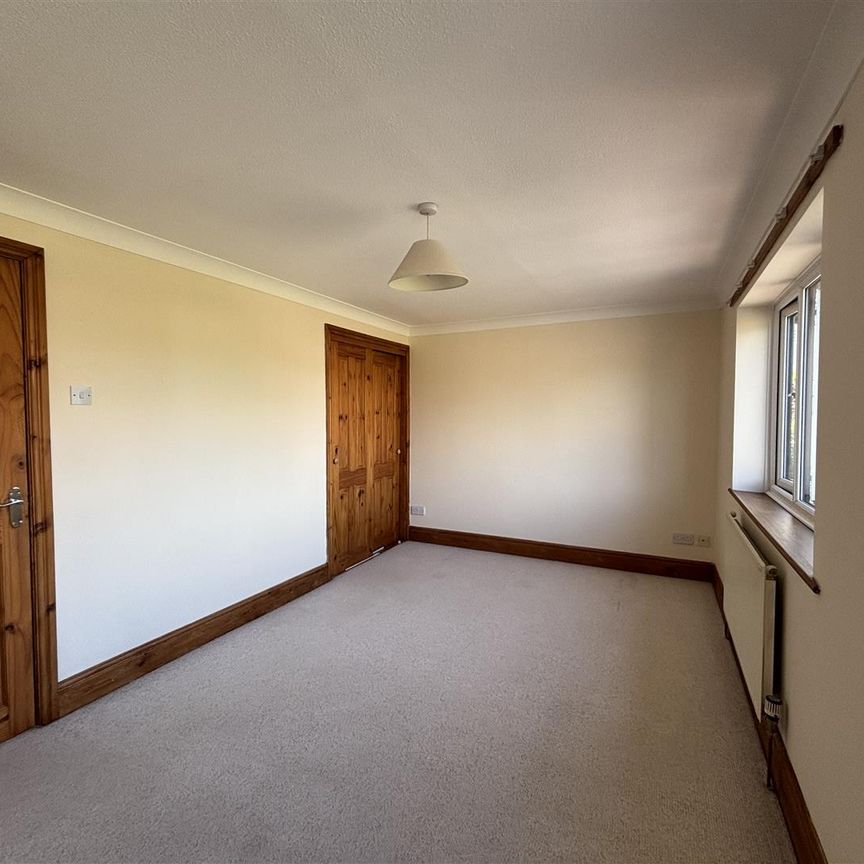 To Let 3 Bed House - Detached New Brighton Road, Sychdyn, Mold £1,200 pcm - Photo 1