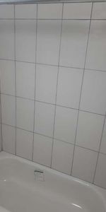 Très Bel Appartement 3 1/2 à Louer - Boulevard Des Sources - DDO - Aussi 4 1/2 - Photo 4