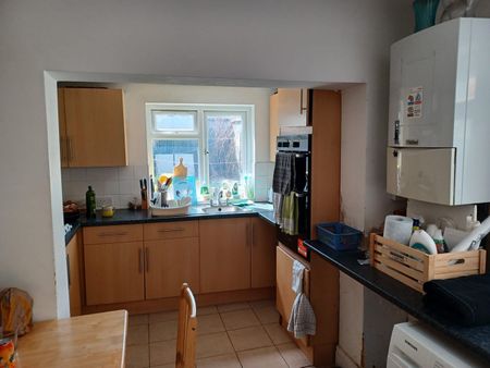 Room in a Shared House, Ham Park Rd, E15 - Photo 2