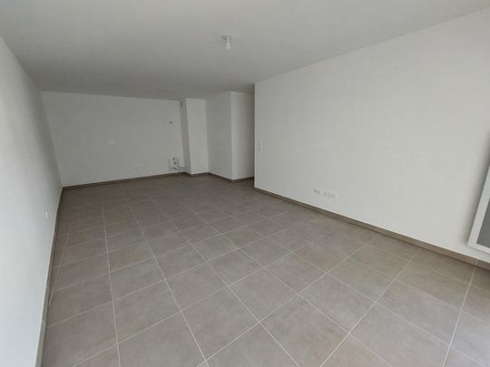 location Appartement T3 DE 66.64m² À NIMES - Photo 1